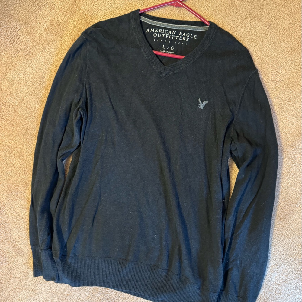 American Eagle Outfitters Large Black V-neck Sweater